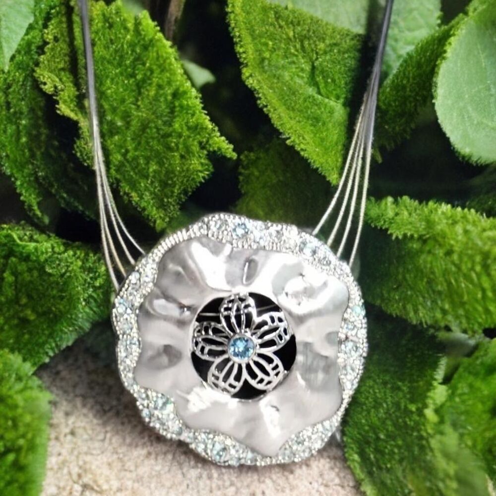 Touchstone Crystal TC Sand Dollar Silver Pendant Necklace Swarovski Blue Crystal - Picture 8 of 9